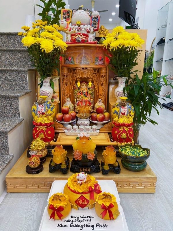 Cách đặt Mèo Thần Tài ở Bàn Thờ Ông Địa Chuẩn Phong Thuỷ | Ohayo Shop